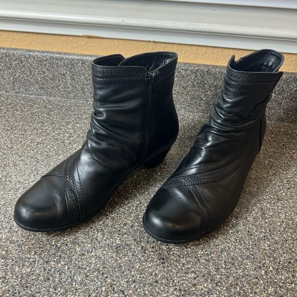 Rockport Black Leather Boots Womens 10 M Zip Up Heel Ankle Bootie Comfort Casual - Picture 2 of 10